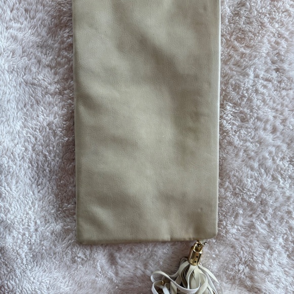 Crown Vintage Cream Leather-Like Clutch with Tassels - Picture 4 of 6